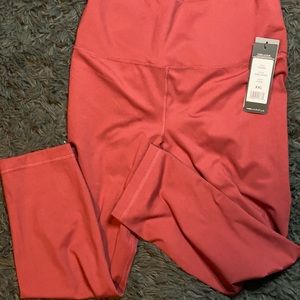 YOGALICIOUS NWT 3/4 length Yoga Pants